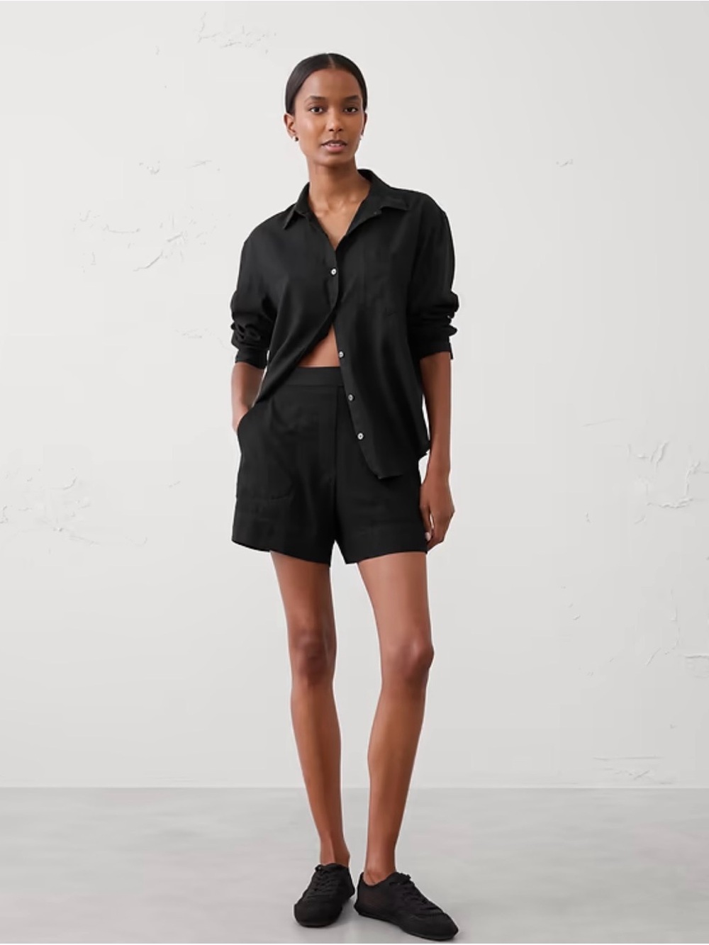 Banana Republic Women's Black Relaxed Linen-Blend Shorts Small